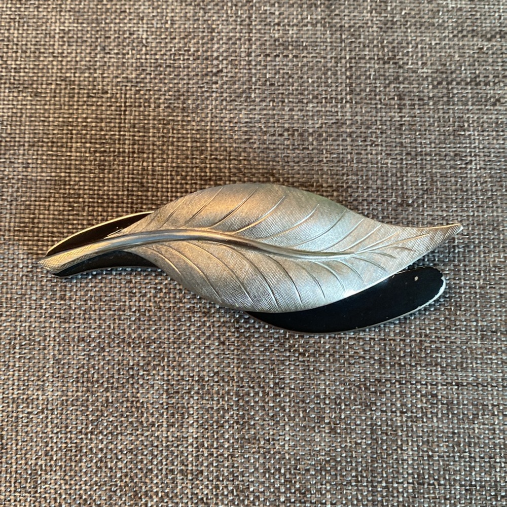 Vtg Silver Leaf Brooch